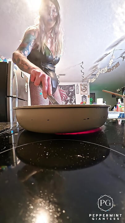 Giantess Serves up Chicken Piccata in 8-inch Heels & Black Lingerie
