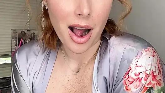 Paige hat dich in ihrem zimmer beim schnüffeln an ihrem höschen erwischt