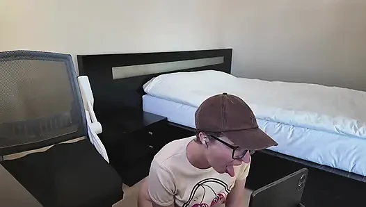 Alman orta yaşlı seksi kadın kamera şovunda ıslak amına mastürbasyon yapıyor #14