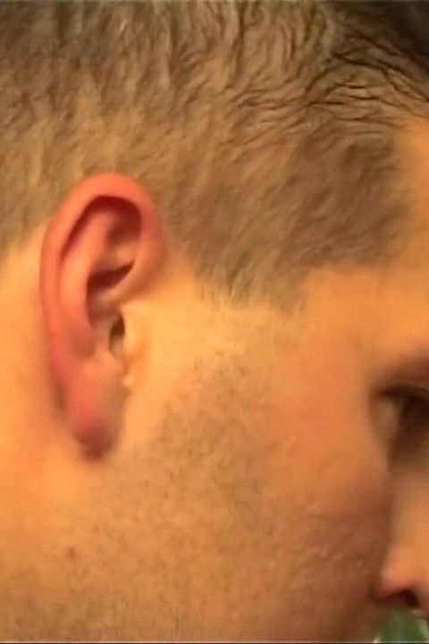 Çok güzel esmer genç bir kaltak için ateşli anal sikiş