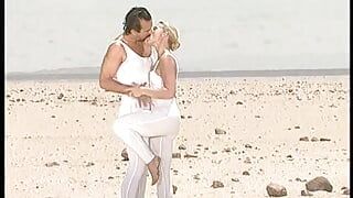 Excellent blonde lady in white gets dick in her tight asshole in the middle of the desert