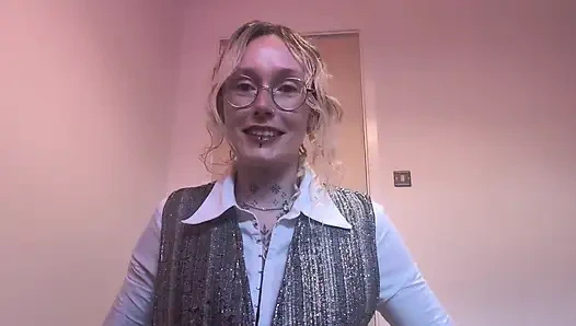 Makelar seksi ini udah putus asa untuk bisa jual