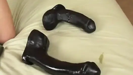Xana lagi muasin memeknya pakai dildo ukuran kontol raksasa pria kulit hitam