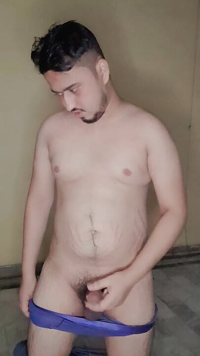 Chaddi mein fist maari di