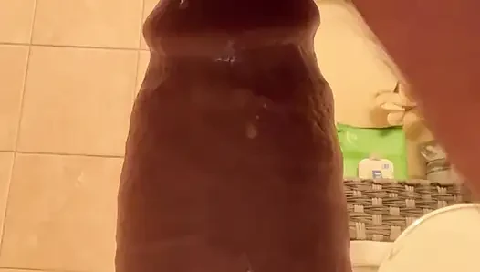 Je creuse ma chatte avec la grosse Nickey XL et une dégoulinante de pré-éjac.