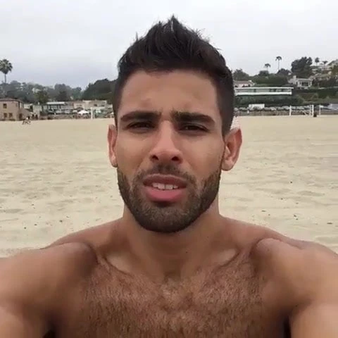 Str8 if you want to see his swimsuit
