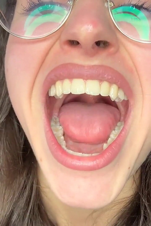 Fetiche falando antes de devorar você fetiche pela boca