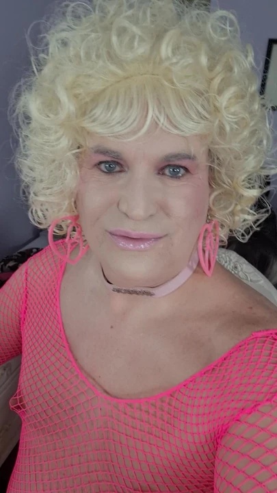 I love kissing and making out!