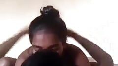 Индийская пара занимается горячим сексом в отеле перед камерой