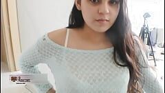 Krásná teenagerka s lahodným tělem šuká se svým nadrženým nevlastním otcem - Porno en Español