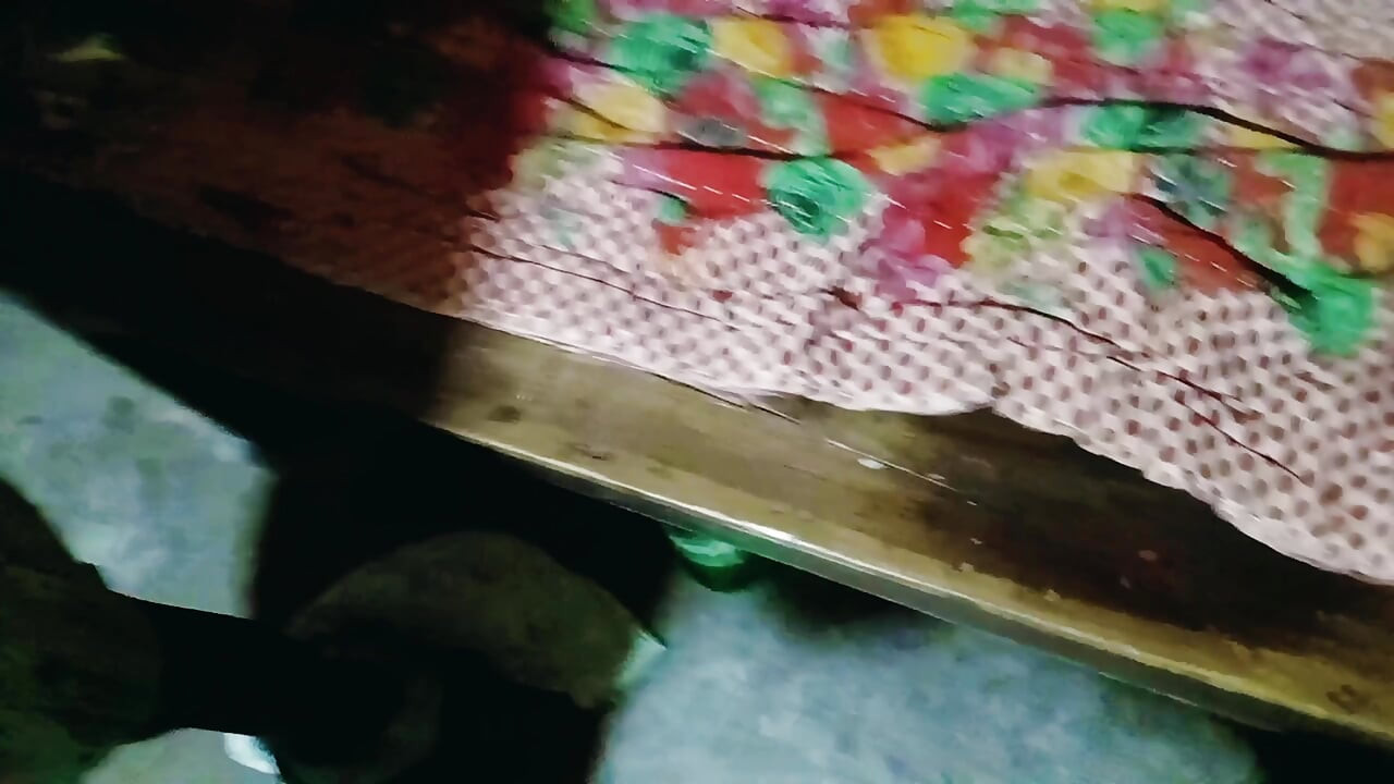 Rompiendo el sello de su cuñada en la habitación