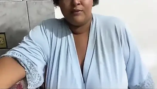 Tefeci borcunu tahsil etmek için evime geldi, hiç param yoktu, bu yüzden ağzıma ve eve çok döl aldım