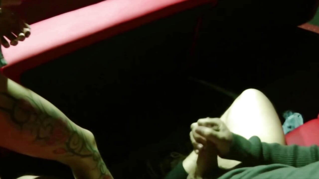 حصلت هذه الفتاة الفرنسية على حمولة كبيرة من نائب الرئيس في السينما