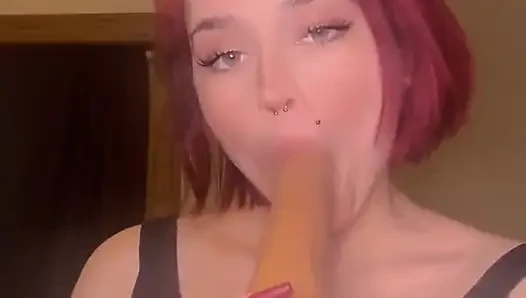 Spookybarbiegrl 3 Kez Orgazm Oluyor Ve Büyük Dildoyla Sikişiyor