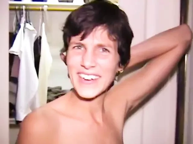 Hot MILF Pissing
