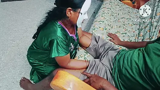 Tamil - hintli kız erkek arkadaşını baştan çıkarıyor ve onu yatağa almak için güzel bir sakso çekti - tamil sesli erotik inleme