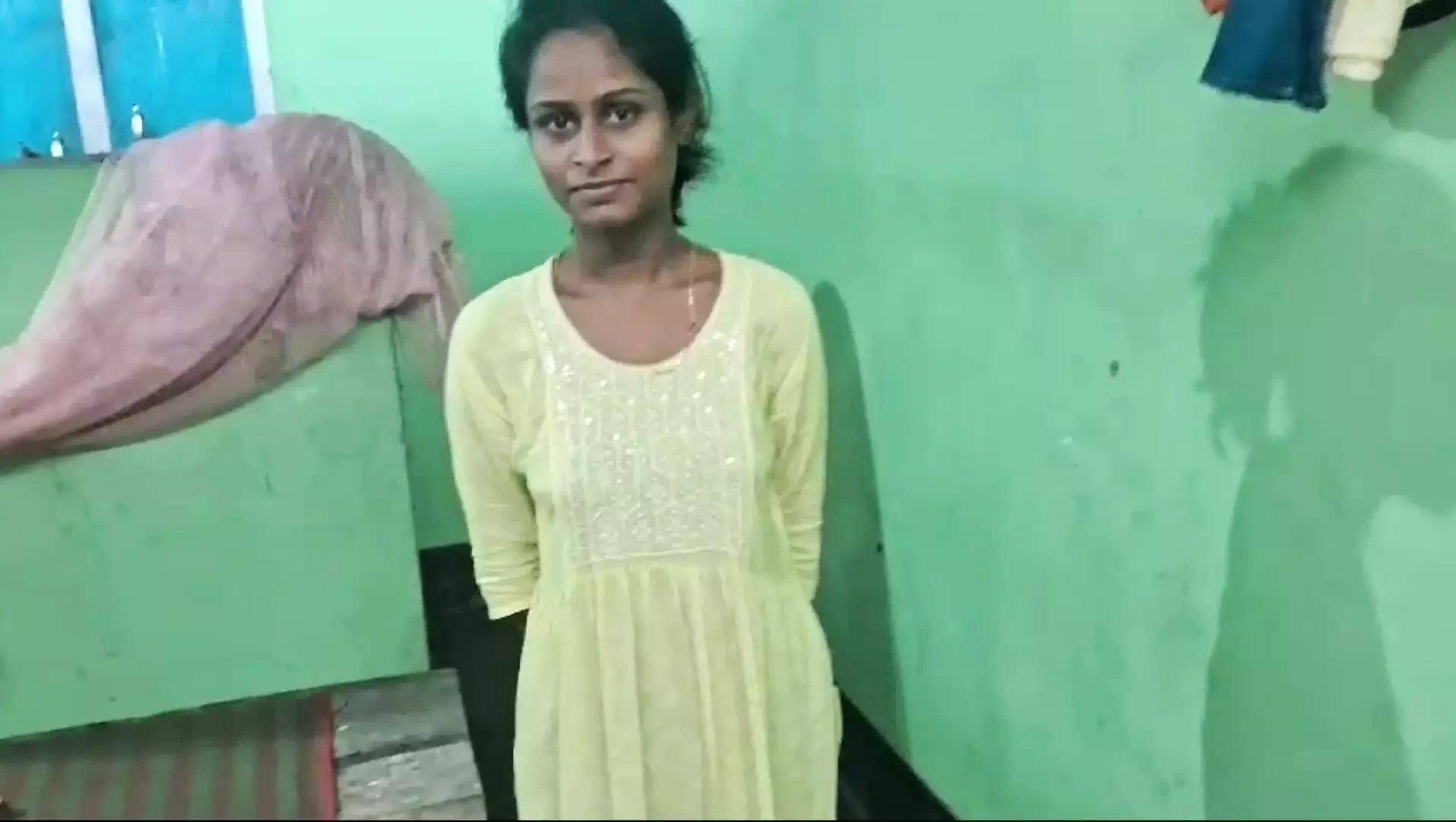 Enregistrement mobile d’une bhabhi du village, partie 1