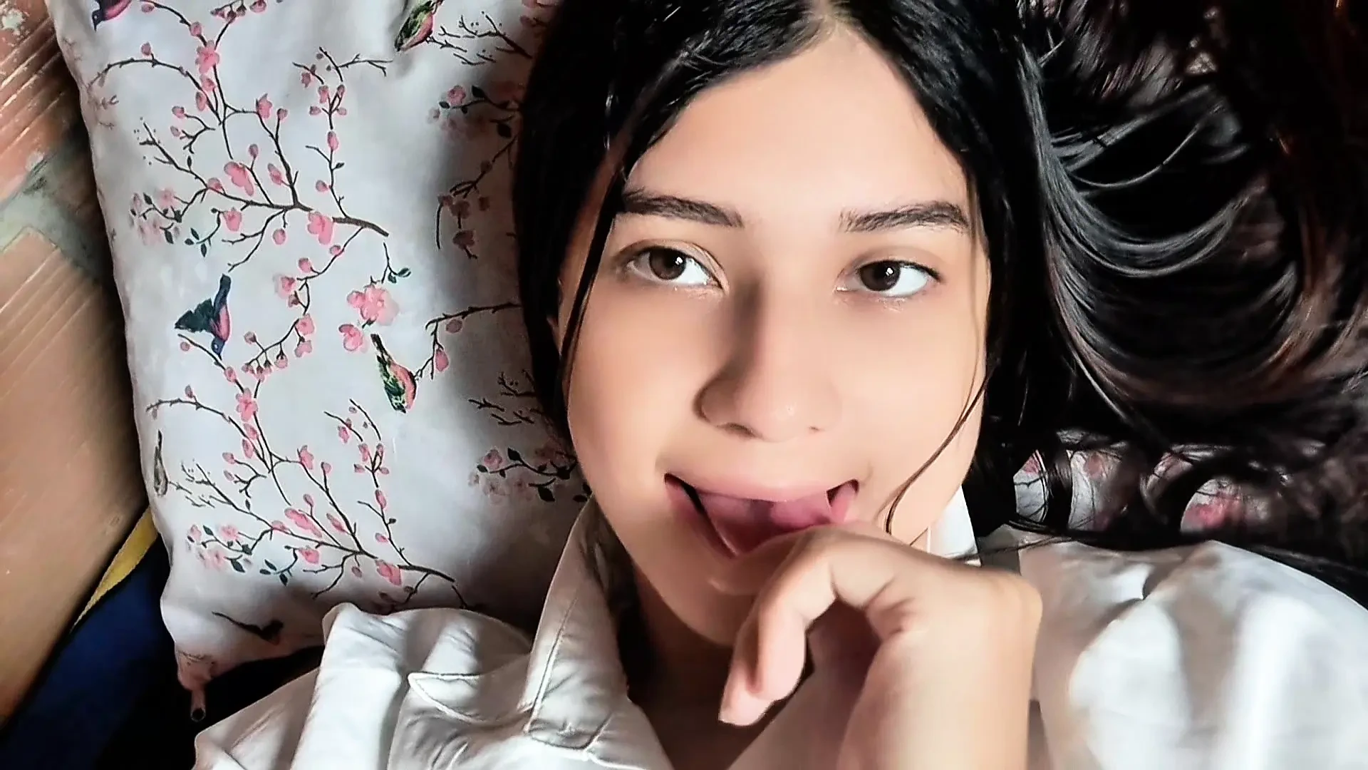 MY STEPBROTHER ASKS ME FOR AN ASS