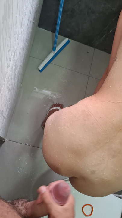 Spectacular moment from "I went into the bathroom with her taking a shower"