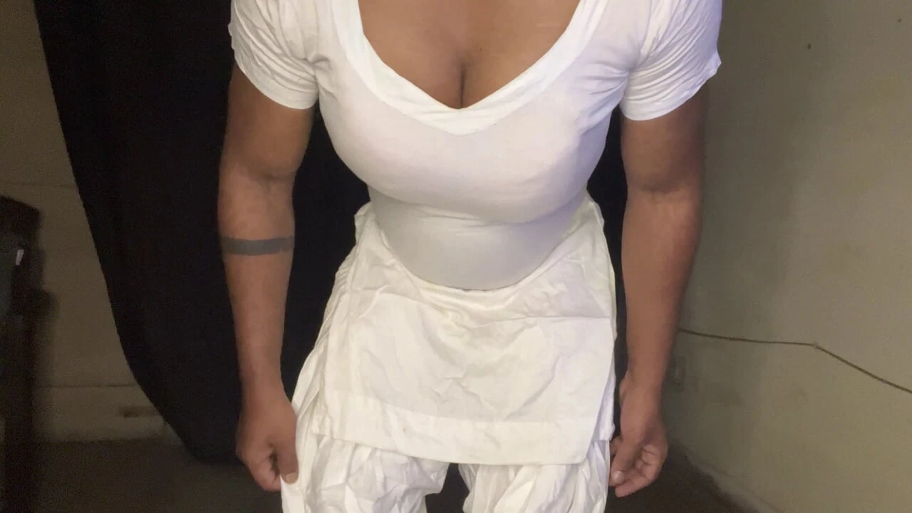 India cross dresser en traje apretado salwar atuendo caliente y sexy