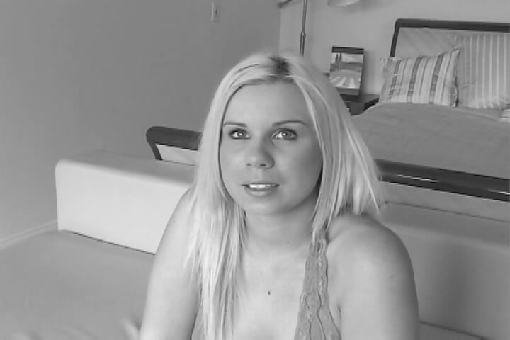 Lexington Steel má mezirasové šukání s dech beroucí blondýnou s pěknými velkými prsy