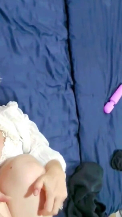 Nezaboravan trenutak iz "Kompilacija svršavanja. Dobivam vruću spermu baš onako kako volim. Nadam se da ću uskoro vidjeti tvoju."