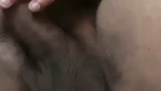 Asyalı çocuk mastürbasyon yapıyor