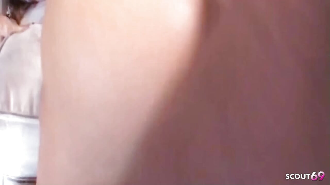Blondynka Big Titted nastolatka Britney Stevens zerżnięta przez Ogromne BBC w międzyrasowym