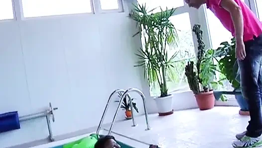 Ebony Slut From France Double Penetrated at Pool