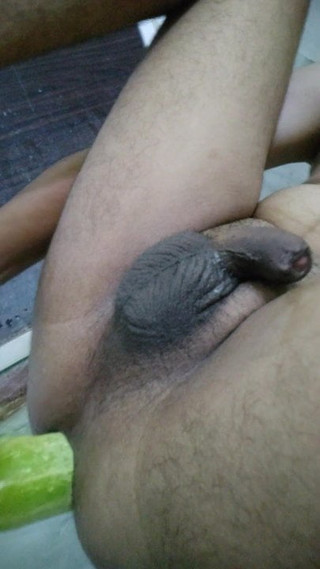 Fodendo minha bunda bolha com vibrador orgânico