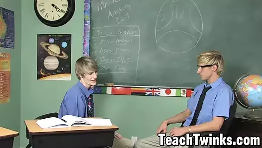 Blond teacher Steffen Van anal fucks student Preston Andrews