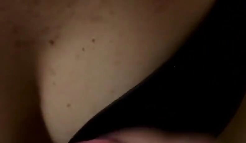 Mijn vrouw vroeg me om op haar tieten klaar te komen. pov