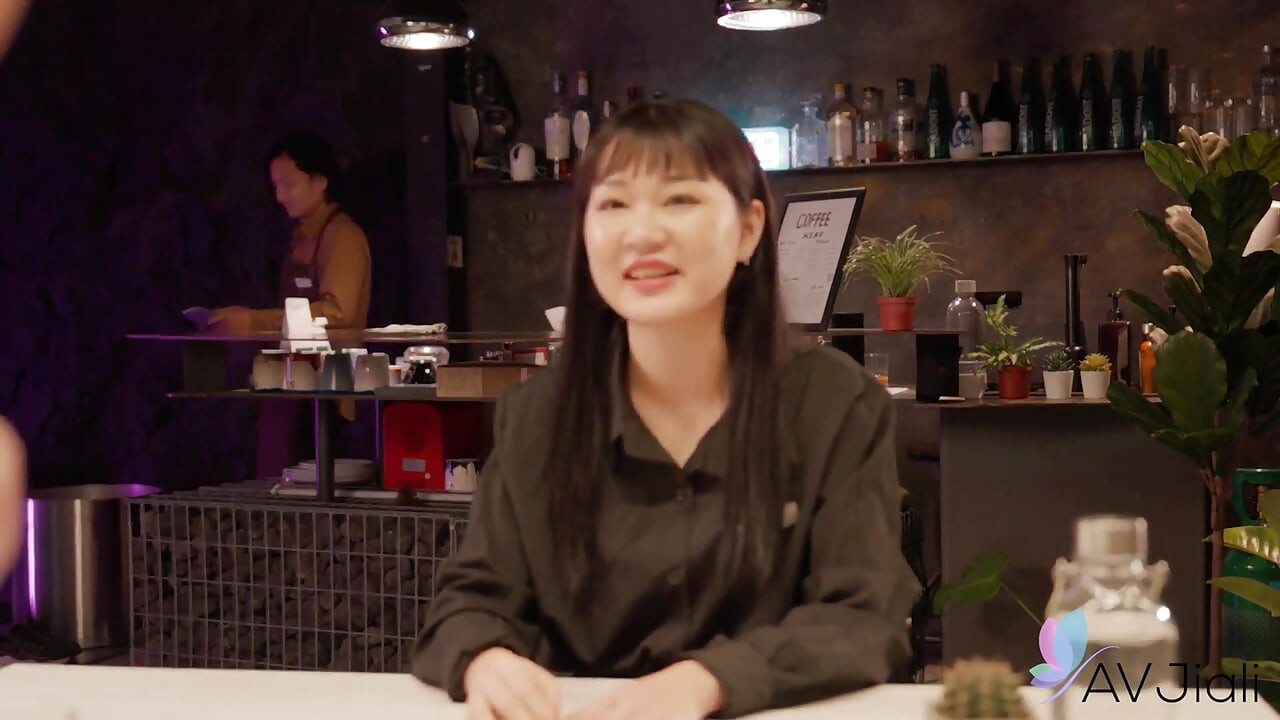 Av Idol joan wird bei der arbeit gefickt