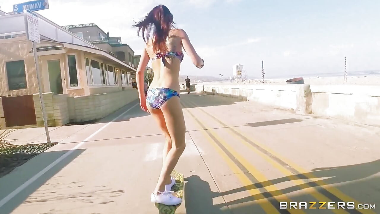 Teens Like It Big - Skater Slut Tysen Rich Fucks Officer Keiran Lee's Monster Cock in Public
