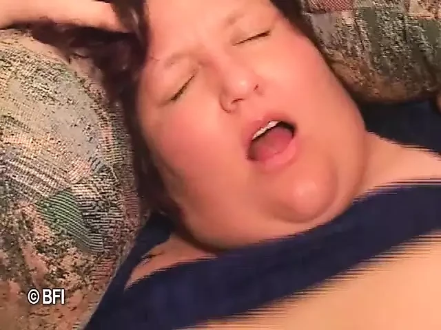 Around 7 men can all fuck this giant bbw woman