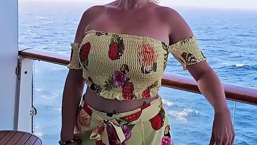 VOYEUR Mommy showing her BIG TITS on her Cruise Ship Balcony after Stripping in her Cabin