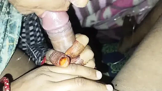 Apni Bahu Ko Sasur Ne Akele Me Choda