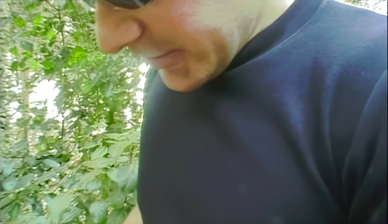 Pesta seks anal di hutan