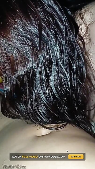 Sie wurde wütend und fing an, den schwanz zu lutschen!