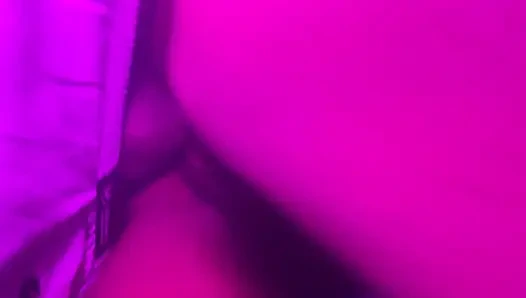 Memek sempit gadis semok kulit hitam ini dientot habis-habisan sama kontol besar pria kulit hitam - close up