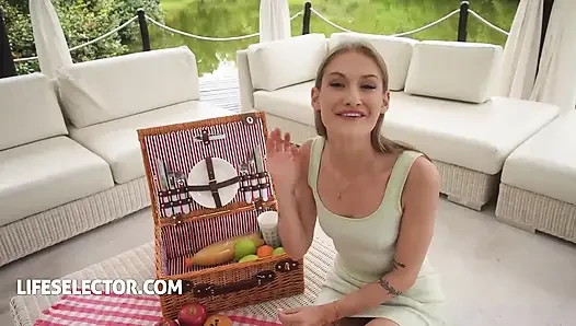 Tiffany Tatum, Black Angel ve Peach Lollypop ile yağmurlu gün baştan çıkarma