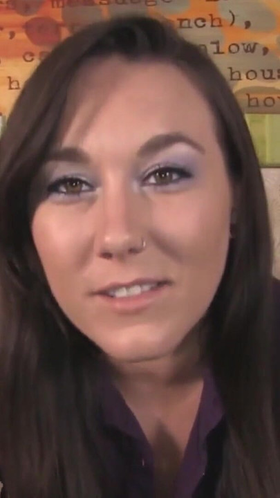 Sinn Sage exhibe ses pieds et ses pieds dans une tenue sexy ! | Clip 1