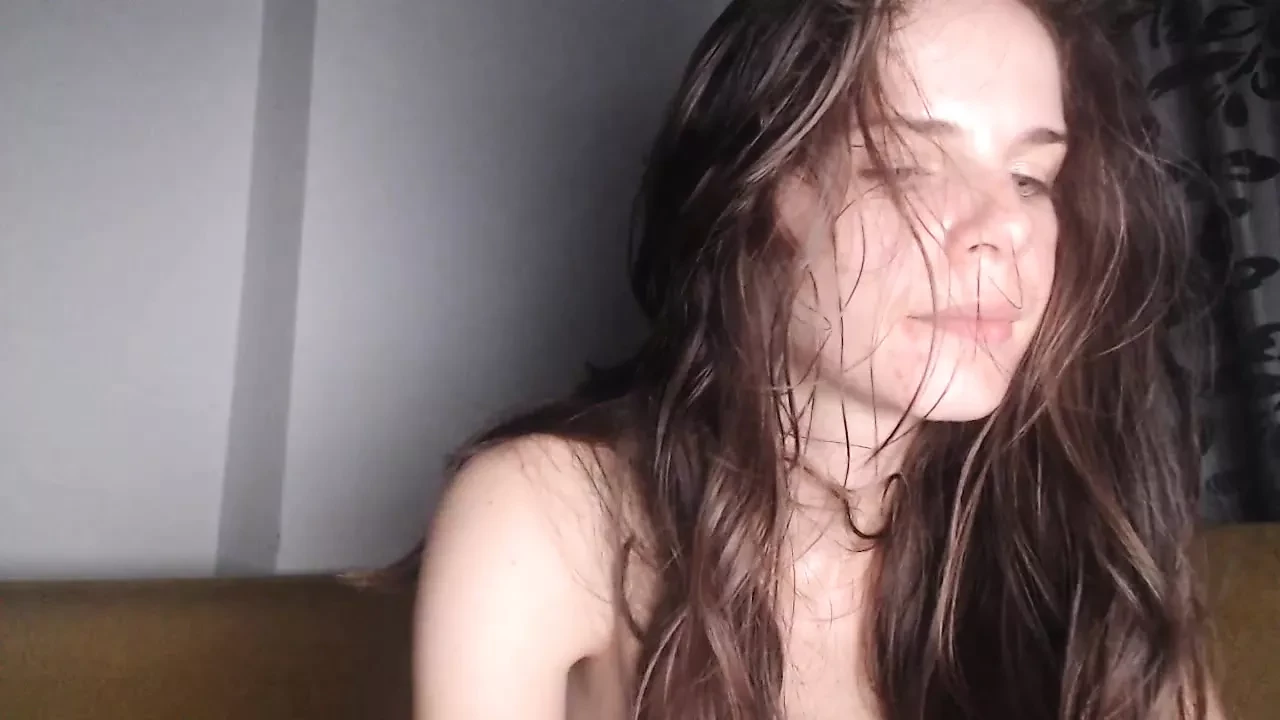 Pertunjukan pemain bella-alice di 2019-08-15 21.51