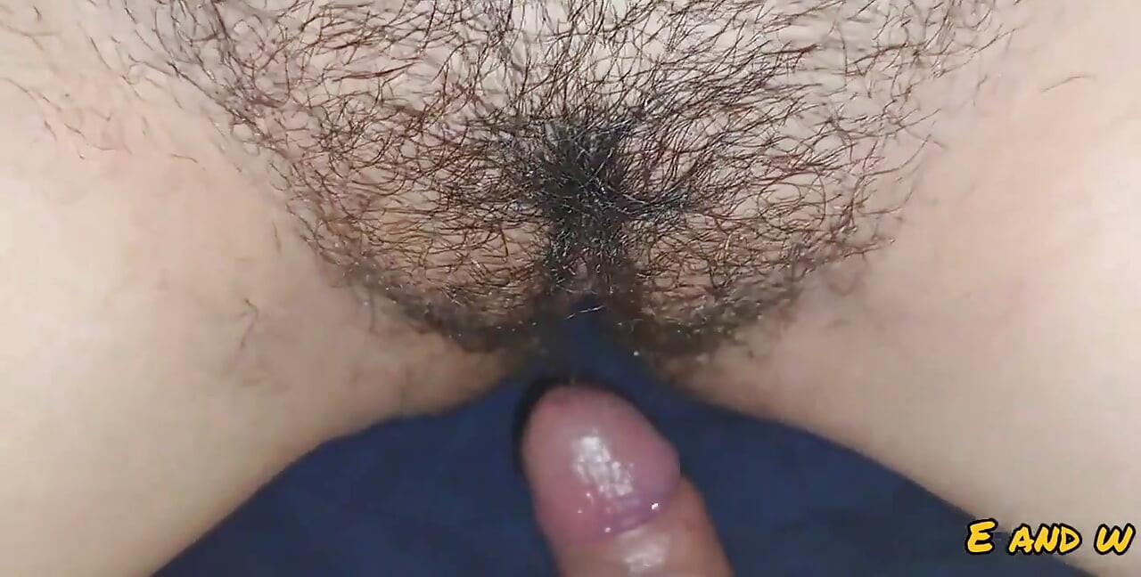 Sora vitregă frate vitreg XXX se fute în timp ce familiile lor sunt afară din cameră |elivm |