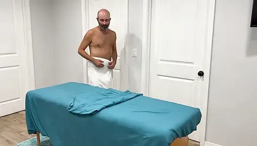 MILf-masseuse christina sapphire befriedigt ihren stammkund