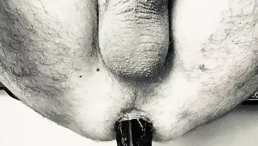Götümde siyah dildo