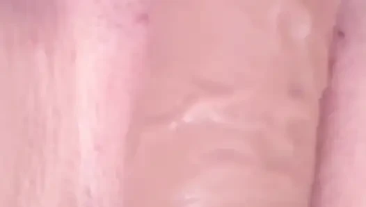 Griechische heiße ehefrau masturbiert und fickt ihre muschi mit ihrem dildo