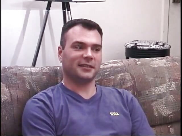Young geeky stud opens his legs wide for his boyfriend to drill his ass