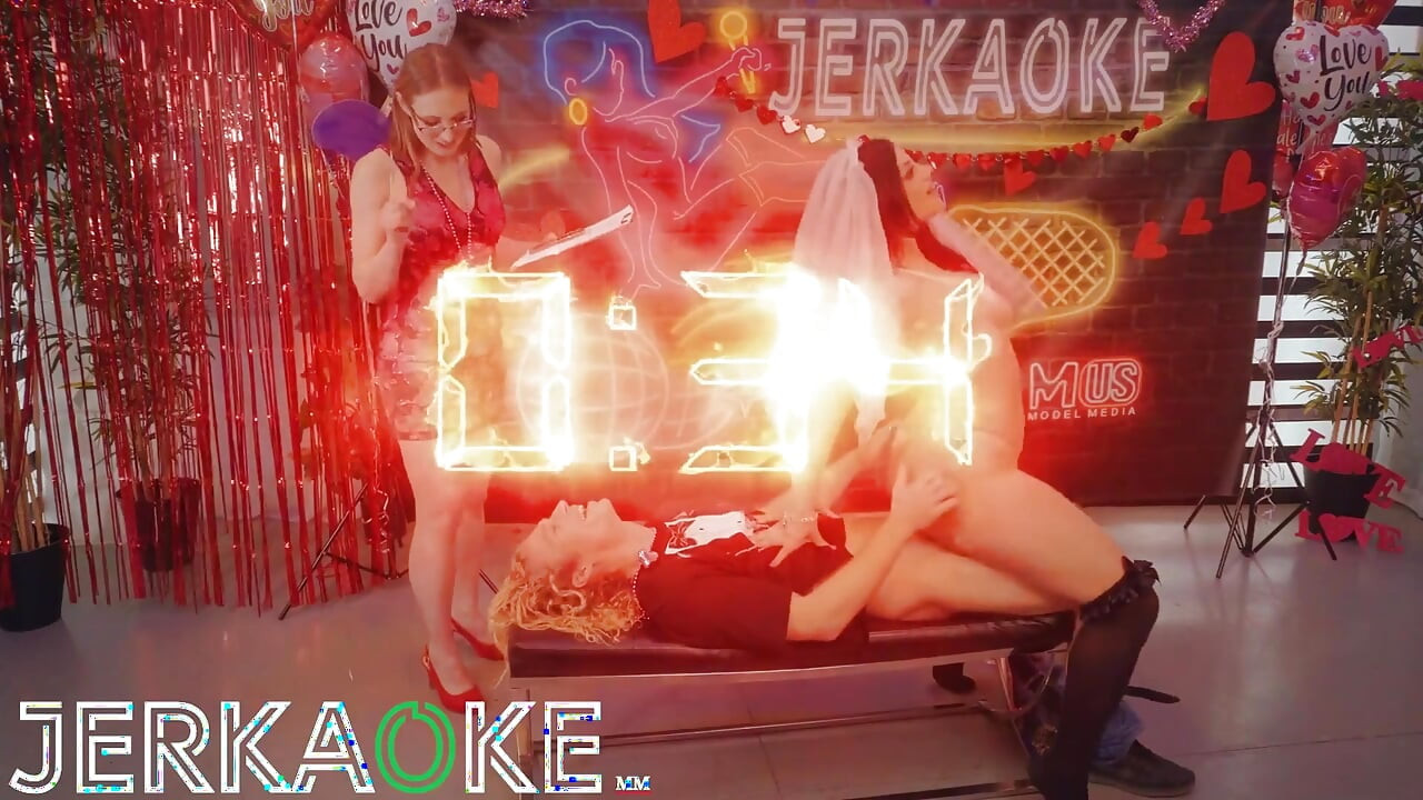 JERKAOKE - Seksowna perska milf z wielkimi cyckami rucha się przez teleturniej