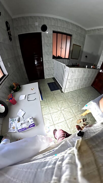 Jinekologun muayene masasında bir hastayla anal seks - bakış açısı.